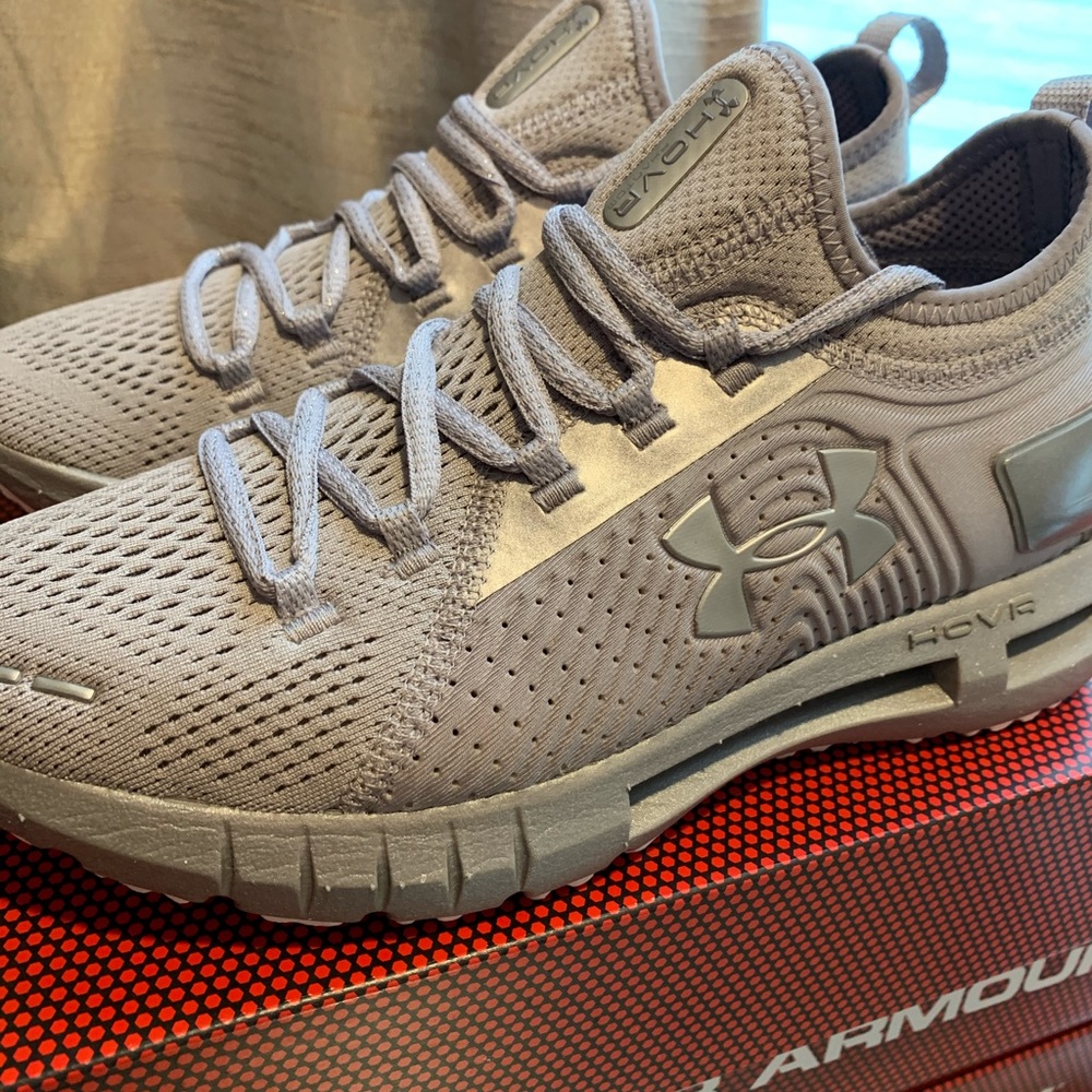 UNDER ARMOUR HOVR PHANTOM SE SIZE 7